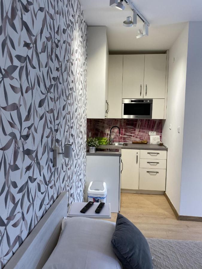 Studio Apartments With Terrace Near Sea - Angela'S Apartments Zadar Exteriör bild