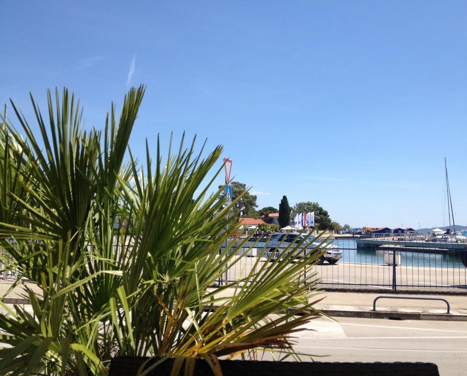 Studio Apartments With Terrace Near Sea - Angela'S Apartments Zadar Exteriör bild