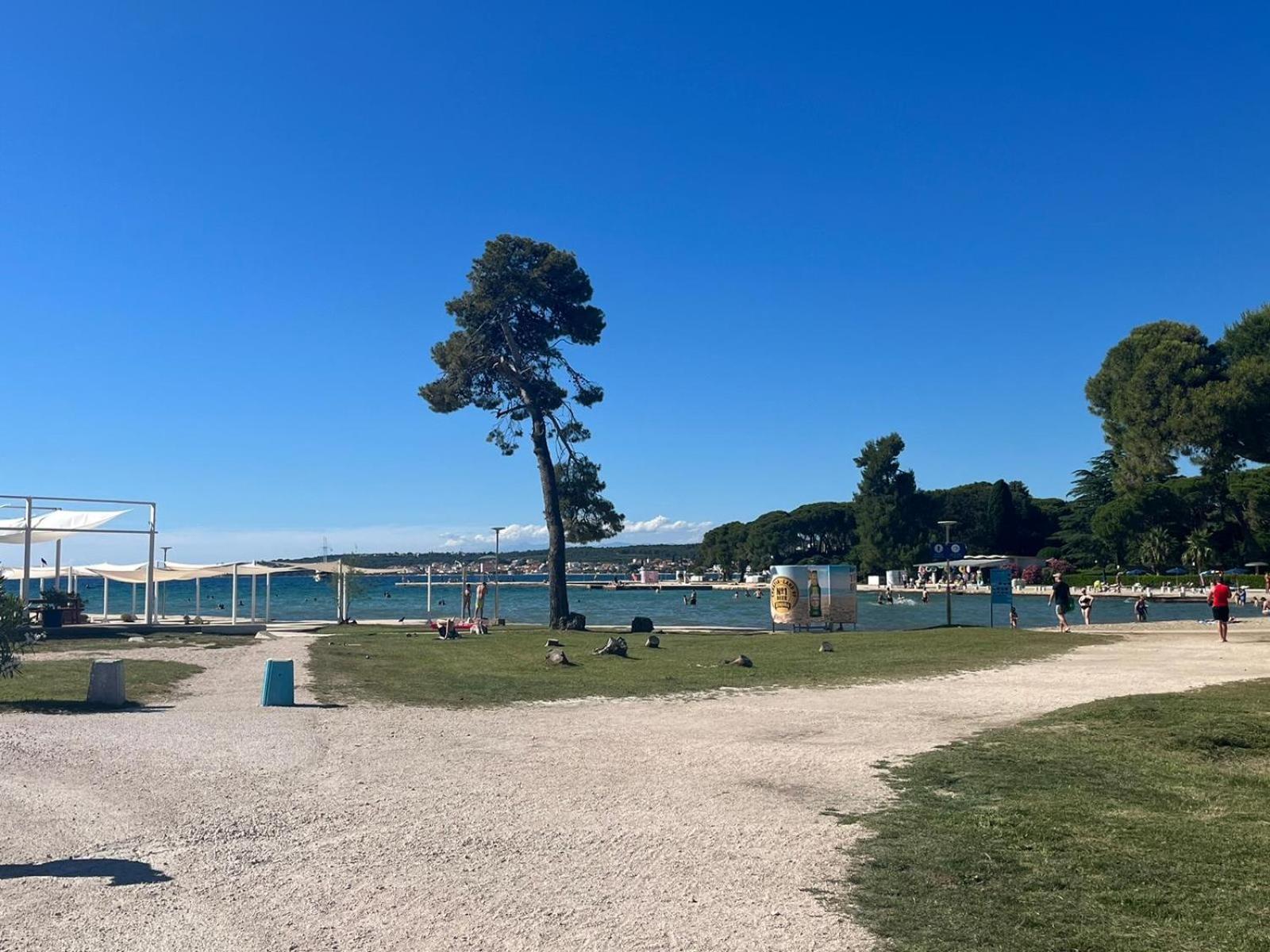 Studio Apartments With Terrace Near Sea - Angela'S Apartments Zadar Exteriör bild